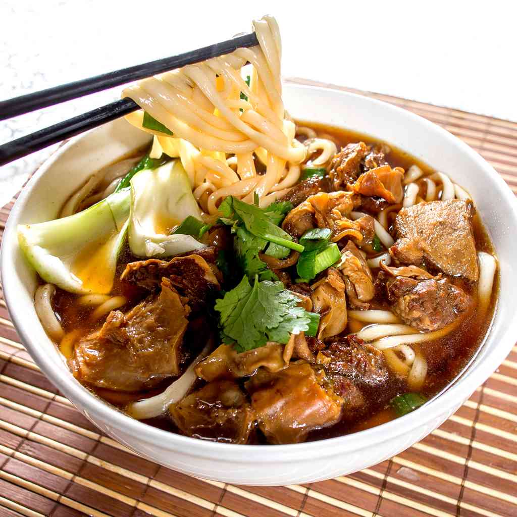 Stewed Beef With Soup Noodle · 红烧牛肉汤面