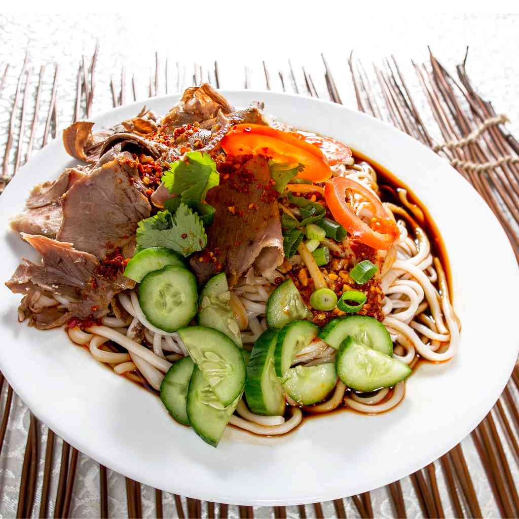 Cold Noodle with Beef & Veg · 牛肉凉面