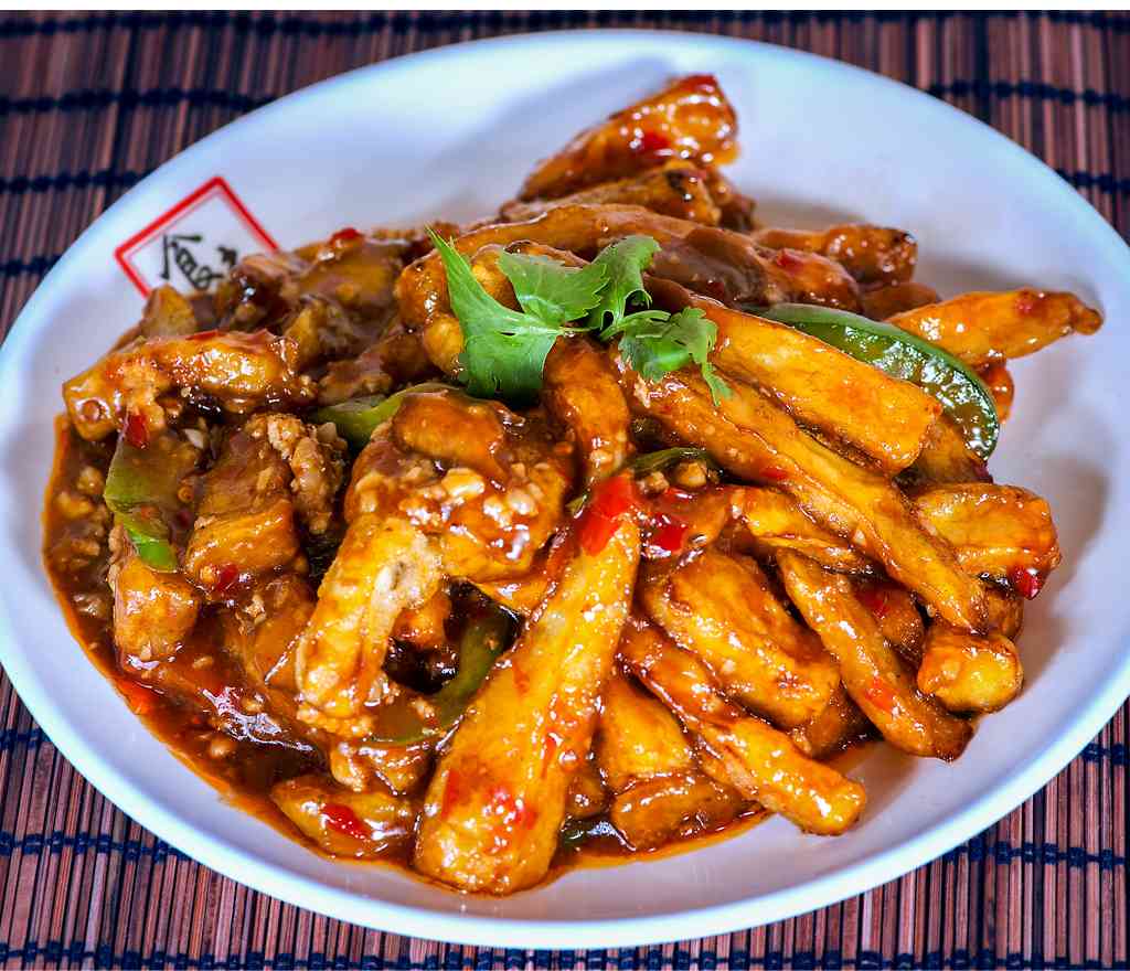 Braised Eggplant in hot sweet sour sauce · 鱼香茄子