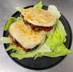 Pork flat grill with green chili(1 pcs) · 金丝肉饼(一个)