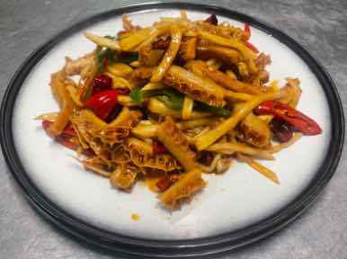 Fried beef tripe with pickled radish · 酸萝卜炒牛肚