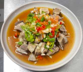 Lamb Chops Salad with Special Sauce · 手抓羊肉