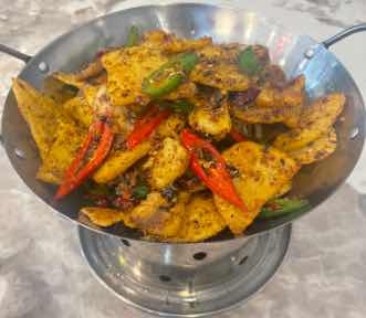 Spicy deep fried potato with pork in hotpot · 干锅土豆片(五花肉)