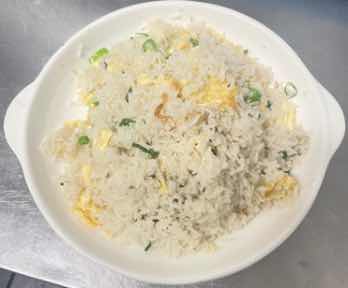 Fried Rice with Egg & Chicken · 鸡肉炒饭