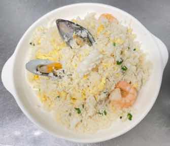 Fried Rice with Seafood · 海鲜炒饭